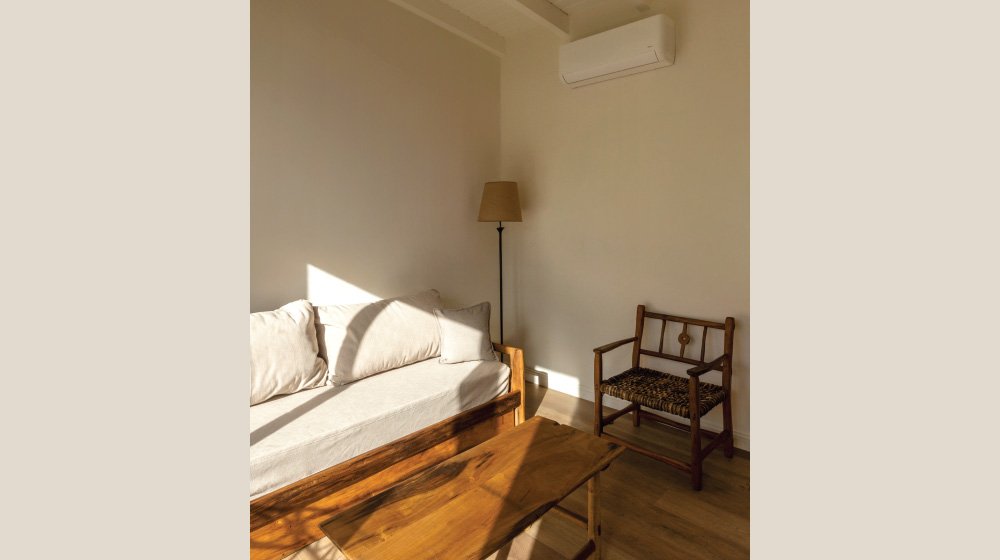 Living para esparcimiento de las habitaciones suite del Hotel El Candil en Tilcara, Jujuy.